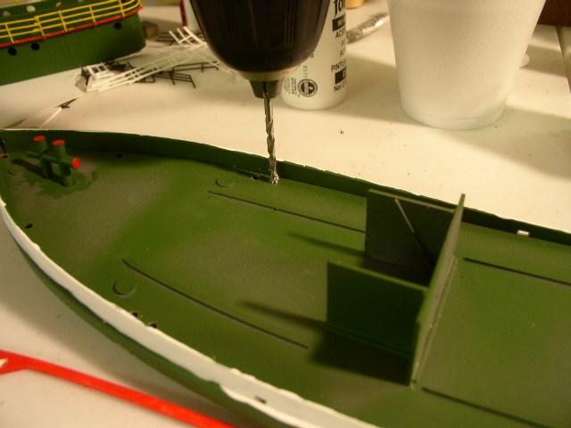 Started to install the top railing to the main hull,