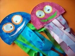 Paper Plate Jellyfish Materials: Paper plates Crepe paper Markers or paint Scissors Stapler Glue Teacher prep: Cut a paper plate in half for each child Staple the two halves together leaving the