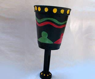 Kwanza Unity Cup Materials: Black, red, green and yellow paint Paper cups Glitter Teacher prep: Gather materials
