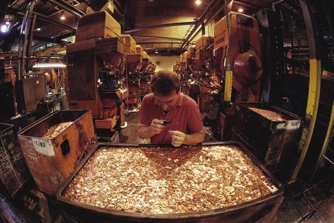 After pennies are struck at the U.S. Mint, they must be inspected for imperfections before they can be released. d EVIDENCE Reread lines 107 120. What type of evidence does the author provide here?