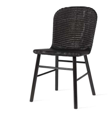 The Lucas dining chair is as beautiful as he is versatile: the simple silhouette with