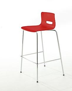The distinctive slot in the lower back relieves the volume of the chair giving it an aesthetically lighter look.