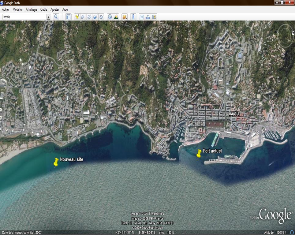 Fig. 1.: Current Site of the port and site of the new port. Source: GoogleEarth 2009 In posing this possible dichotomy, we want to emphasize conditioning questioning our working hypothesis.