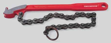 PIERS Swedish-type pipe wrench 90 0 ANGED BADES SUPPEMENTARY INDUCTION TEMPERED SERRATED JAWS. INTEGRA TEMPERING. REGUATION NUT WITH STOP. FINISH: FIRE-PAINTED FOR DURABIITY.