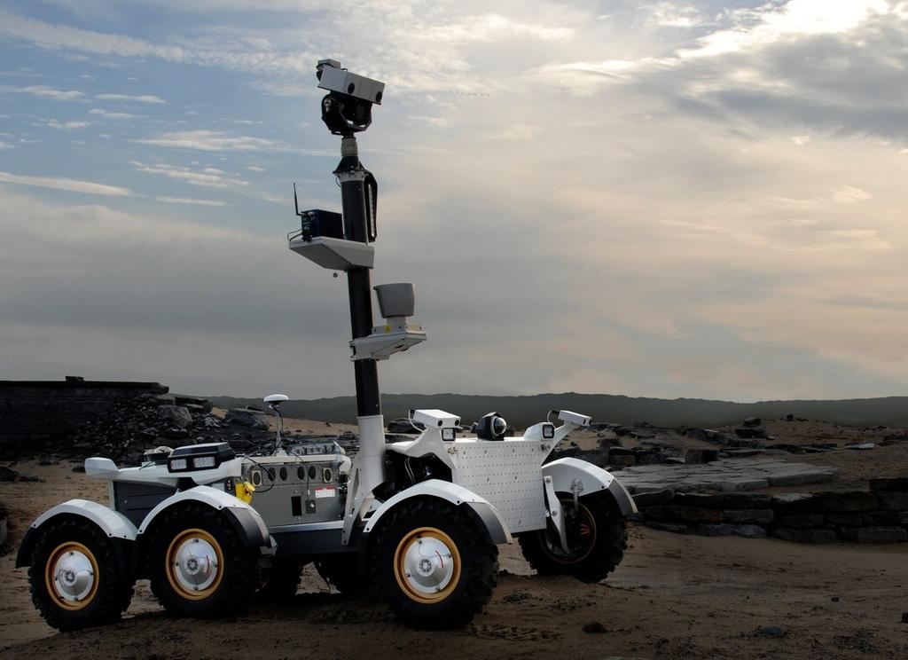 payload & instruments DTE comms; ~ few km traverse Night survival only as an option Heritage from ExoMars rover Mobility