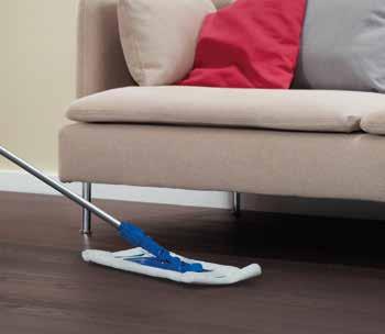 Dust, lint or animal hair can be removed with a vacuum cleaner or broom. Cleaning is even easier with the Osmo Opti-Set. The green mop is especially developed for dry cleaning.