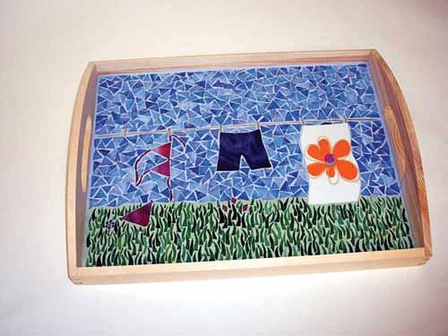 Summertime Mosaic Tray Design, Fabrication, and Text by Melanie Churchill When summer s warmth begins to return, its time to sit back, relax, and sip cool drinks on the patio.