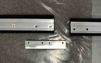 2 Secure the Horizontal Frame Pieces with the Frame Screws using the