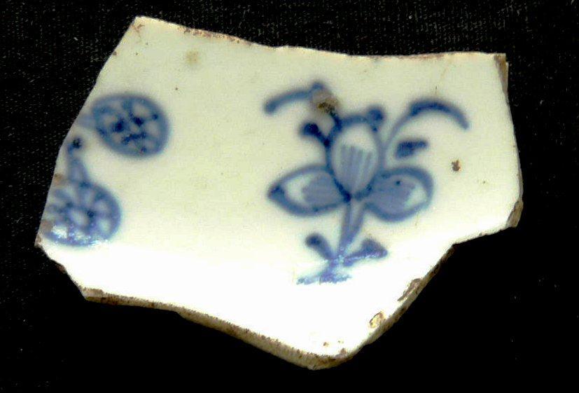 1 Chinese Porcelain (Box 1) KEY P Complete profile L Large S Small Context Context or contexts from which the ceramic material was recovered.