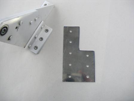 Step 8: Remove the rivets that attach the Aileron Hinge Bracket to the web of the rear spar.