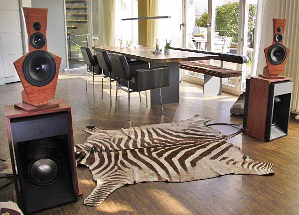 The Prototype for Stereo Loudspeakers: An