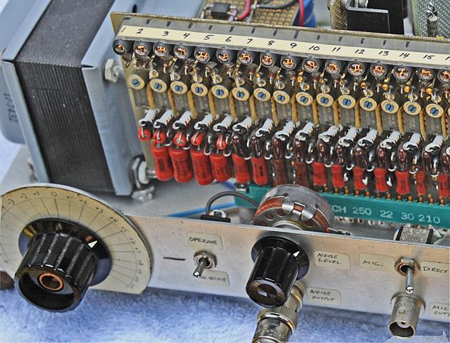 Making Loudspeaker Measurements Russ Riley Lyman Miller 22 2-pole bandpass filters, 50Hz to 10 khz 22 light bulbs as