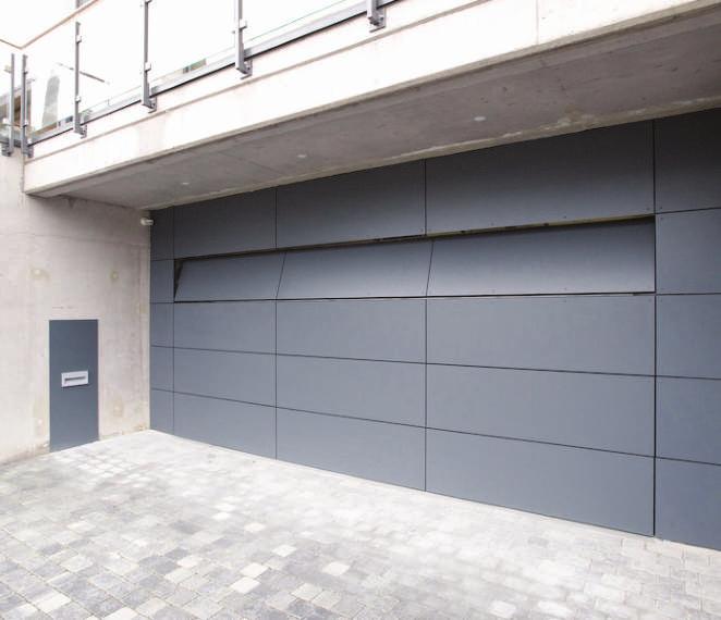 Various installation variants of our sectional doors allow use even with a small side space or fall.