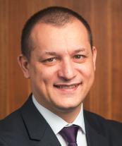 Testimoniale Raiffeisen Bank Cristian Sporiș Vicepresedinte, Corporate Banking Rezultatele ediției de anul acesta a barometrului indică un optimism în creștere al mediului antreprenorial românesc.