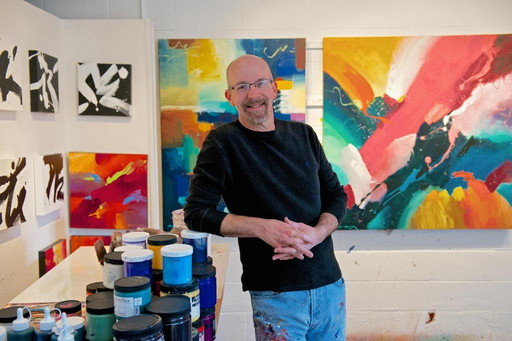 About The Author David M. Kessler is a Nationally Recognized Painting Workshop Instructor, Contemporary Painter and Author of the book Bigger, Faster, Fresher, Looser Abstract Painting Workbook.