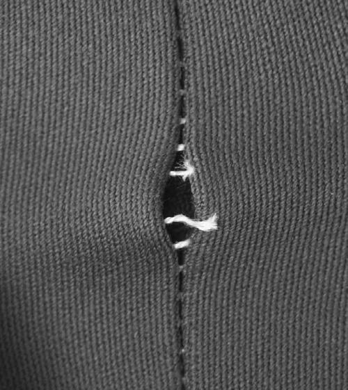 Stretch - Example back seams (sabaflex 80) To reach a sufficient seam strength it has always been necessary to use a double chain stitch for the back seams of elastic trousers.