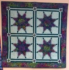 Feathered Star with Faye Heyn Tuesday, September 20 10:30am-3:00pm This beautiful and traditional quilt pattern is made easier with the rotary cutting templates and directions from Marti Michell.