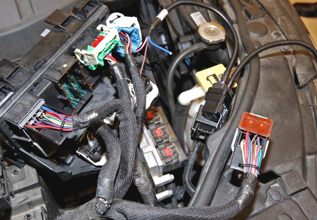 Safety Recall R09 Fuel Pump Relay Page 8 CAVITY NEW FUEL PUMP RELAY WIRE HARNESS NEW FUEL PUMP RELAY TIPM ASSEMBLY 40-WAY ELECTRICAL Figure 10