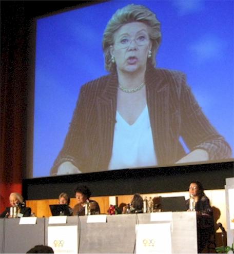 8. Memorandum of the 2008 session and mission of the Millennia Community Wishing us a great success for Millennia 2015, Viviane Reding, European Commissioner for Information Society and Media, says
