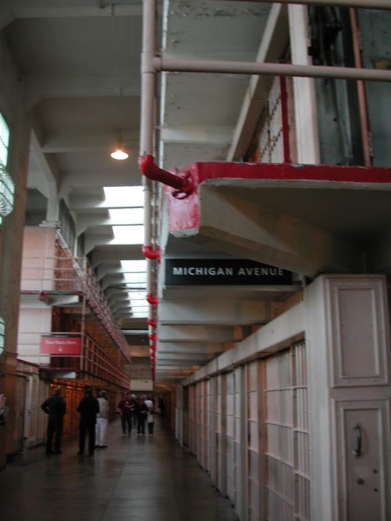 Alcatraz, 3