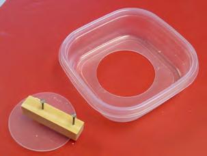 - Cutting template 13 Turn the container several times while maintaining pressure