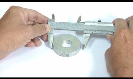 Now let me show how an external dimensions can be measured using Vernier caliper, have taken round the outside diameter of which I have to measure.