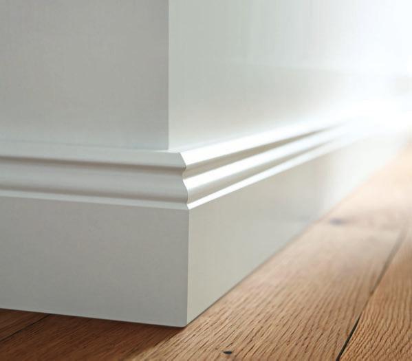 SKIRTING BOARDS WHITE SKIRTING BOARDS 6 7 12 PK profile Plain white gloss 324 (decorative fi lm) Longlife parquet PC 400 Style Oak country 8263 brushed, planked naturally oiled 25 12 6 12 1 MK profi