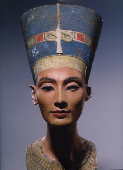 Akhenaton s Wife: Queen Nefertiti A