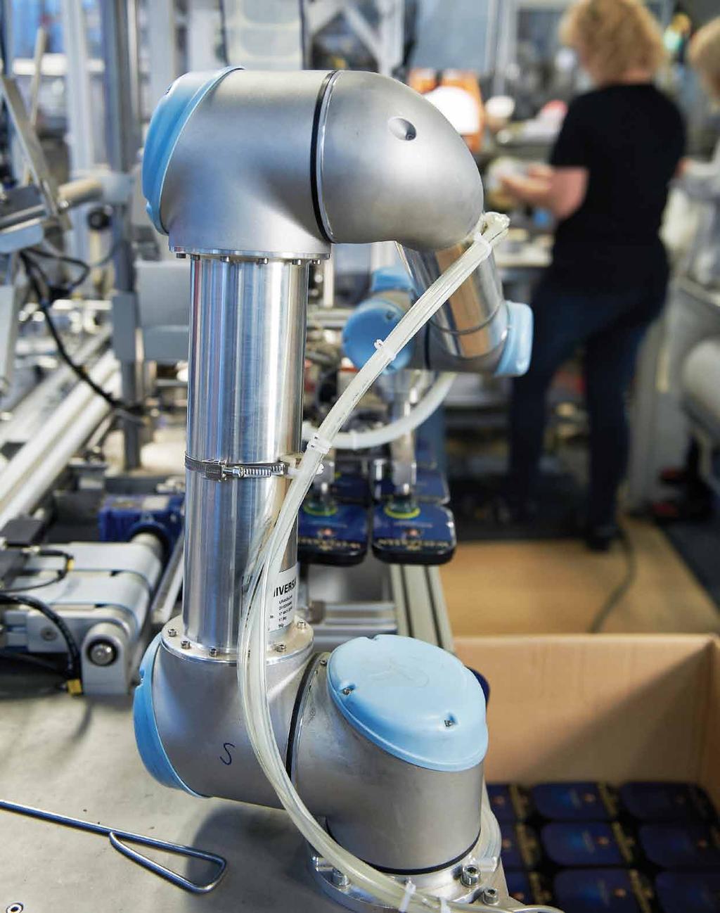 Optimise the work environment Case Study l Scandinavian Tobacco Group Robot makes packing more efficient Scandinavian Tobacco Group continually optimises its production of pipe tobacco in order to