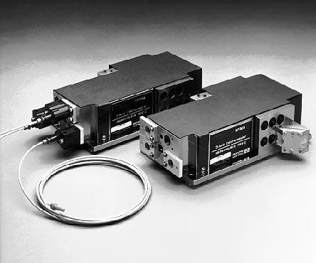 21 Keysight Optics and Laser Heads for Laser-Interferometer Positioning Systems - Technical Overview The 10735A and 10736A are three-axis optical benches in single packages The 10735A and 10736A
