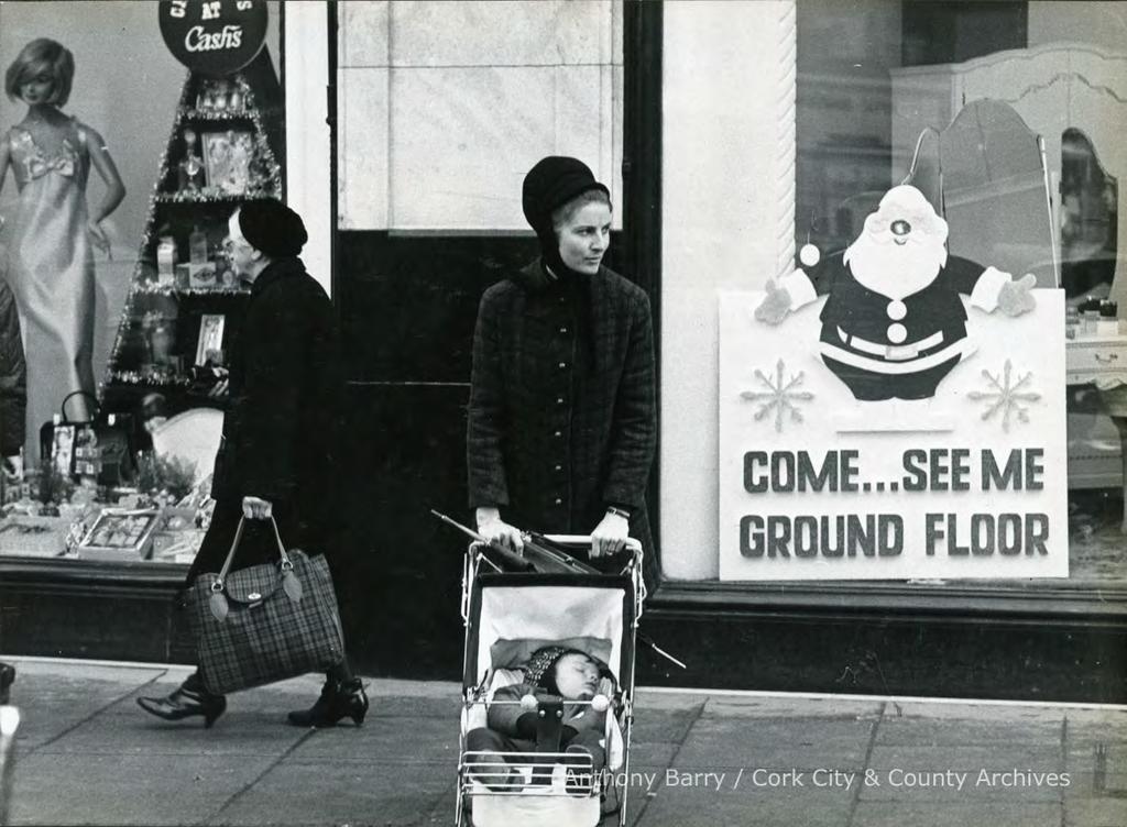 Reference: PH/AB/L/833 Date: 1960s-1970s Title: Photograph, street scene,