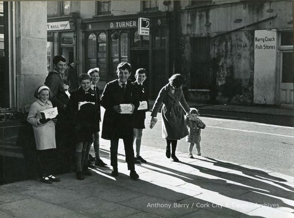 Reference: PH/AB/L/933 Date: 1960s-1970s Title: Photograph, street scene, Cork.