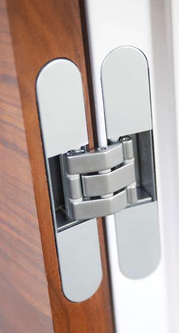 Arriva options Butt hinges ROC-York adjustable hinge These are surface-mounted using self-drilling screws.