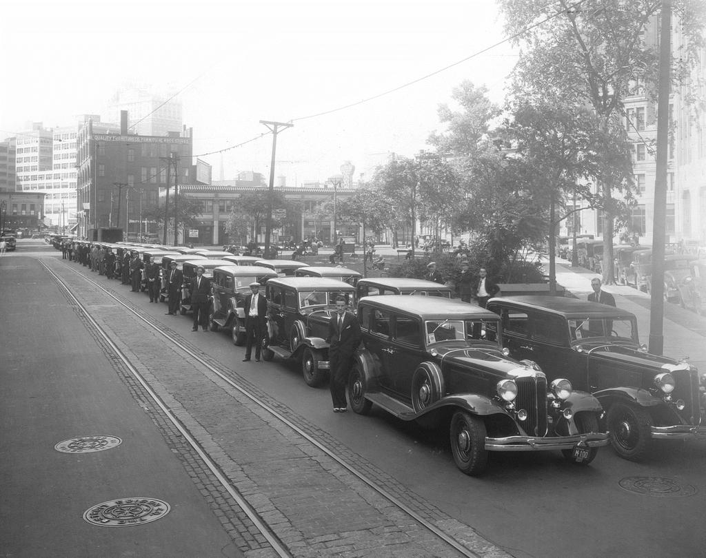 1932 29 Chrylers for 29 Drivers await 29 Governors