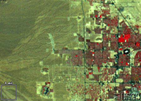 gov/earthshots/slow/tableofcontents Western Las Vegas in 1986 (above) and 1992 (below). These images show the rapid growth of Las Vegas, Nevada.