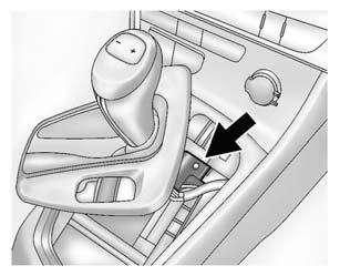 Deblocarea manuală a schimbătorului de viteze Dacă pornirea asistată nu a ajutat, trebuie utilizată deblocarea manuală a schimbătorului de viteze.
