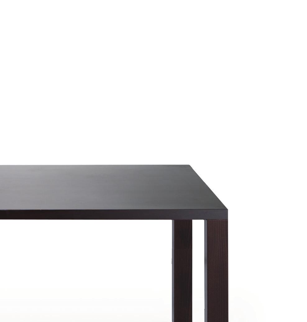 with wood veneer stained solid wooden frame Les tables sont disponibles dans de nombreux