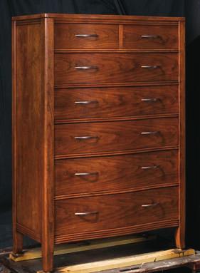 6130 Chelsea lingerie chest H56 W24 D19 Six drawers. Serpentine front. Reeded design motif. Softened edges. Flush top.