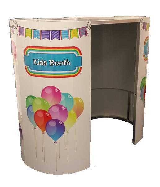 Kids Booth A smaller version of our traditional oval photo booth perfect for younger children Aluminum frame Internal PVC panels 1 x plain skins Paper/ink 400 prints Transportation bags 9-5 Technical