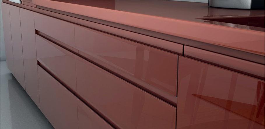 LUCCA Stunning high gloss lacquered