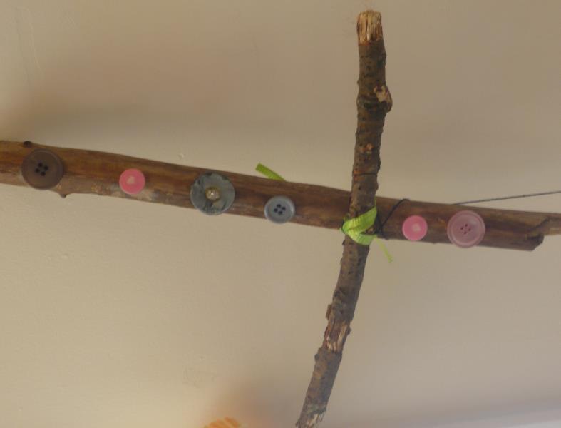 A Lenten Cross Making Workshop Sunday, March 20 after the 10 am service in the Great Hall A Creative Connection to God Using only found materials and guided by the Spirit, we will create crosses that