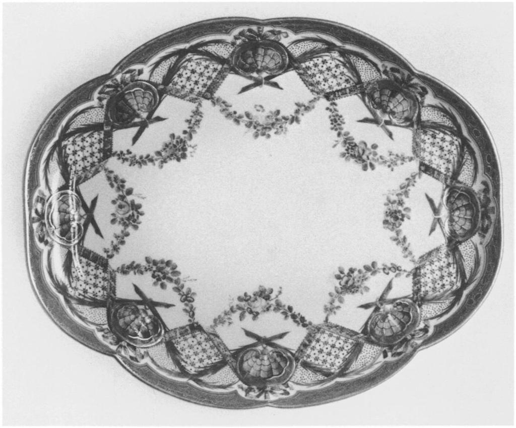 52 records of 1768 for decoration "en rozes entoures de rubans le fonds d'etoffes riches," and in 1777 for "frises" and "guirlandes et pointille.
