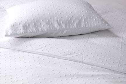 EMBOSSED BED SETS