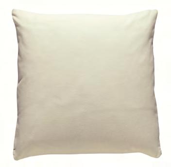 The 1600 series of pillows feature a hidden weather-resistant zipper that allows the 100% polyester fiber pillow filling