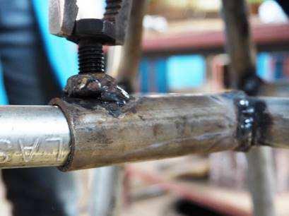 raising pipe support poor welding.