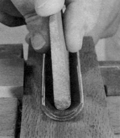 Point and roll the outside of the cutting edge in the same direction you are pushing the gouge. Honing the Gouge The gouge must be honed on both the bevel ground on the outside and the concave inside.