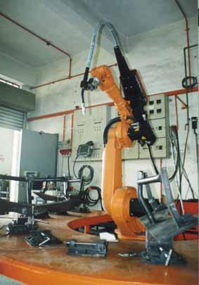 cleaner 1/ Malaysia Armor vehicle component welding KR 6 with 7 axis, gantry