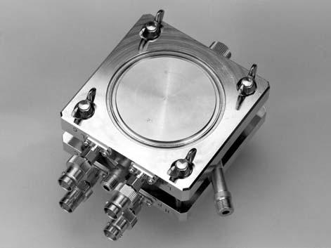 Up to 110 MHz (4-Terminal Pair) 16452A Liquid Dielectric Test Fixture Terminal Connector: 4-Terminal Pair, SMA Dimensions (approx.): 85(H) x 85(W) x 37(D) [mm] Weight (approx.