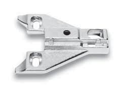 MOUNTING PLATES SPECIAL SOLUTIONS Zamak linear mounting plate. Selftapping screw fixing 3.5x15mm. Vertical adjustment. Screws are provided on demand (code 1A03050418000). 18 32 16.5 H 72 17.