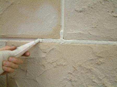 You will find it best to work on areas away from full sunlight on hot days as the grout does skin fairly quickly.